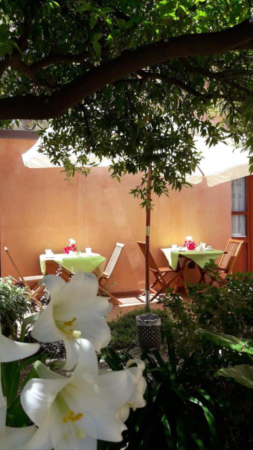 Oasi Ottocento Bed & Breakfast Quartu SantʼElena Eksteriør bilde