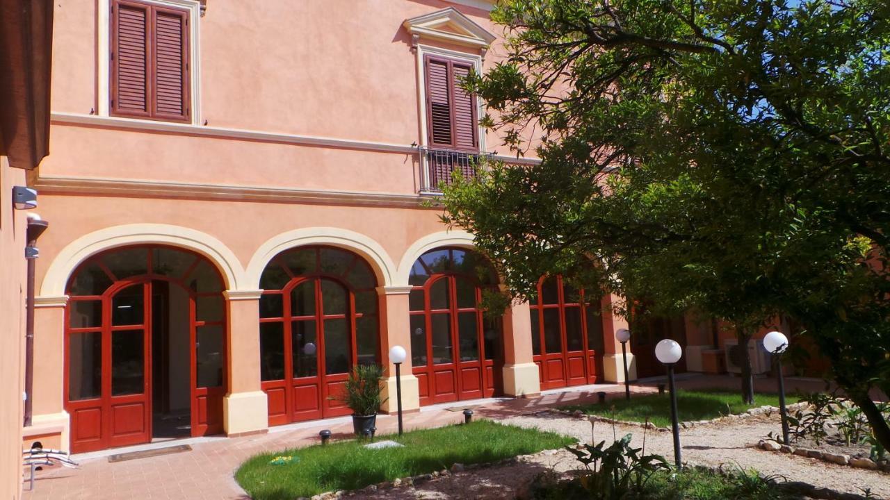 Oasi Ottocento Bed & Breakfast Quartu SantʼElena Eksteriør bilde