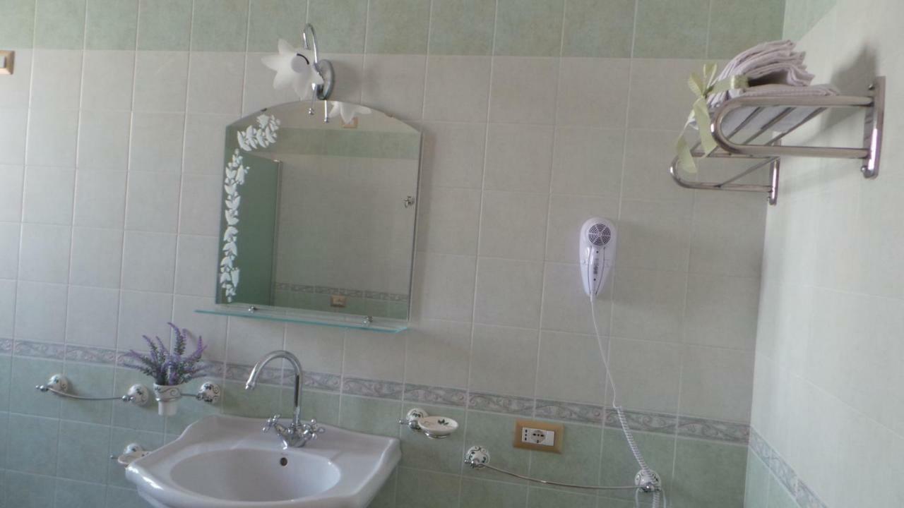 Oasi Ottocento Bed & Breakfast Quartu SantʼElena Eksteriør bilde
