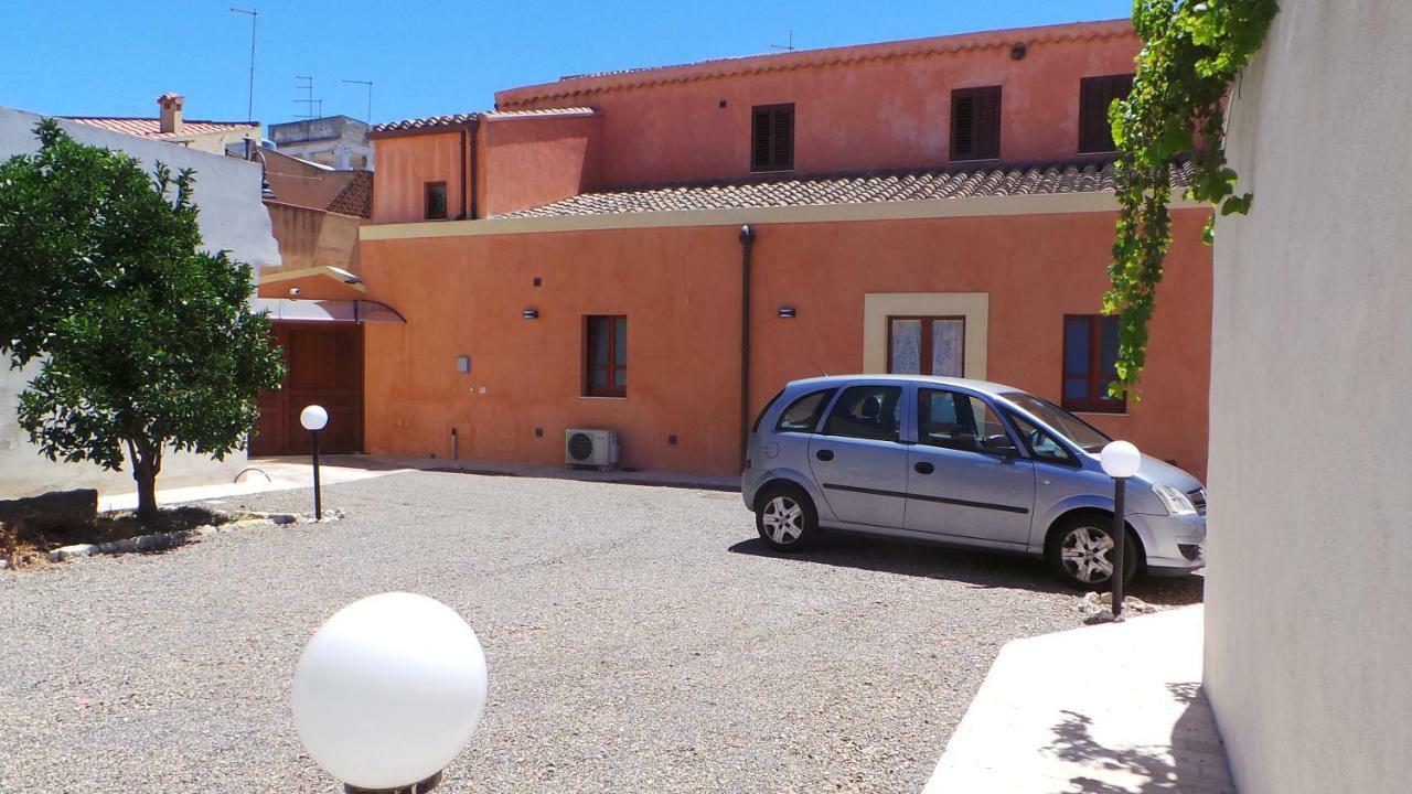Oasi Ottocento Bed & Breakfast Quartu SantʼElena Eksteriør bilde