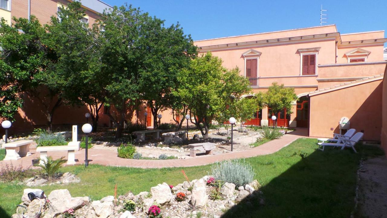 Oasi Ottocento Bed & Breakfast Quartu SantʼElena Eksteriør bilde