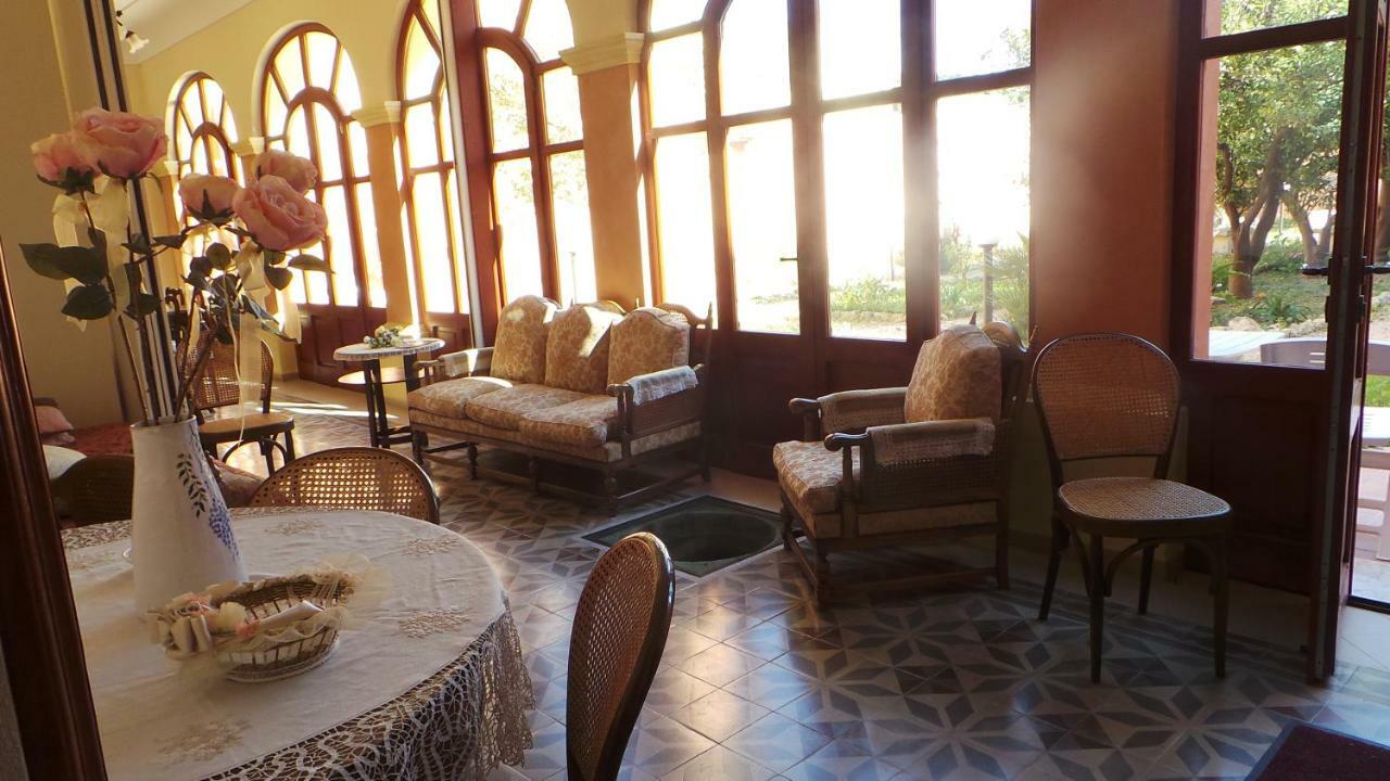 Oasi Ottocento Bed & Breakfast Quartu SantʼElena Eksteriør bilde