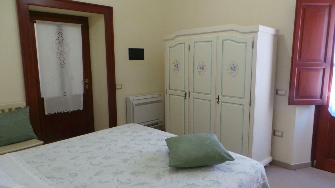 Oasi Ottocento Bed & Breakfast Quartu SantʼElena Eksteriør bilde