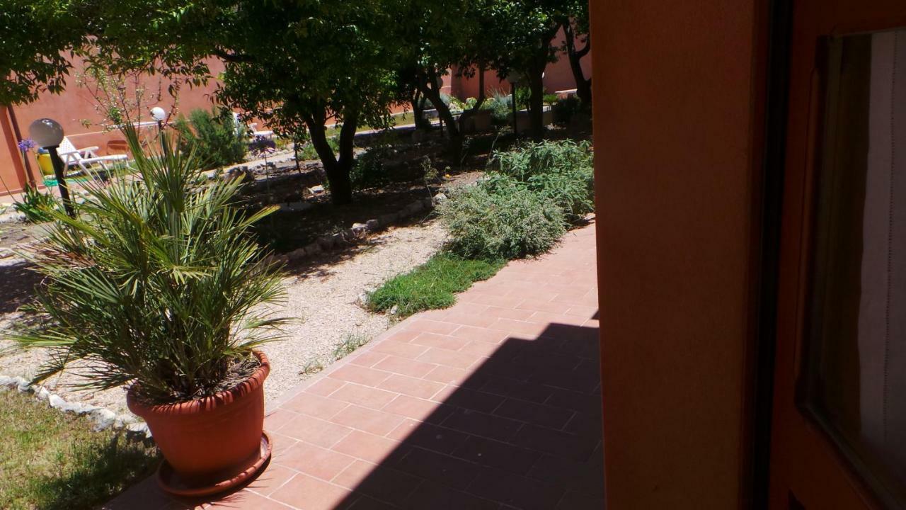 Oasi Ottocento Bed & Breakfast Quartu SantʼElena Eksteriør bilde